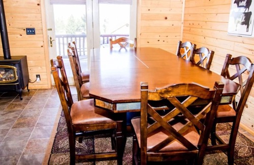Island Park Cabin | Luxury Cabin on the 9th Green AC, HotTub, Gameroom