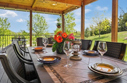 Elkhorn Cabin | Luxury Cabin Overlooking Lake Wanahoo