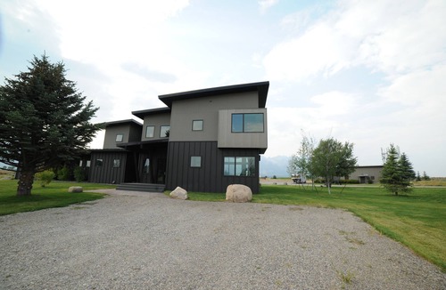 Jackson House | Luxury Custom Built Home North of Town
