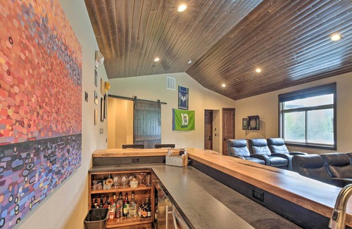 Fall City House | Luxury Fall City Retreat on 8 AC w/ Hot Tub!