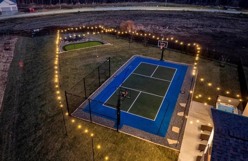 Altoona House | Luxury Family Retreat with Pickleball, Putting Green, Hot Tub & More!