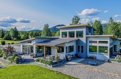 Libby House | Luxury Home on the Kootenai River with Panoramic Cabinet Mountain Views