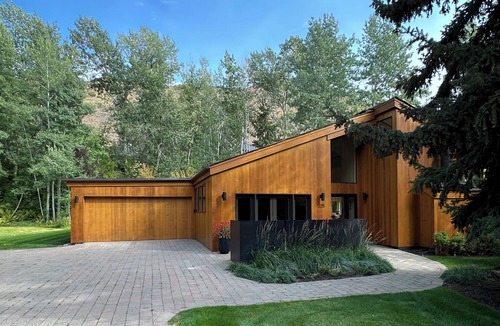 Ketchum House | Luxury Home With Lots of Light, Outdoor Space and a Short Walk to Ketchum