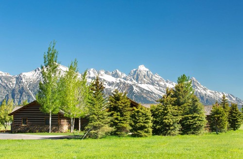 Jackson House | Luxury Jackson Hole home with spectacular Teton Mountain Views.
