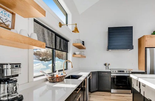 Fish Haven House | Luxury Lakeside Estate Full Lake and Mt views