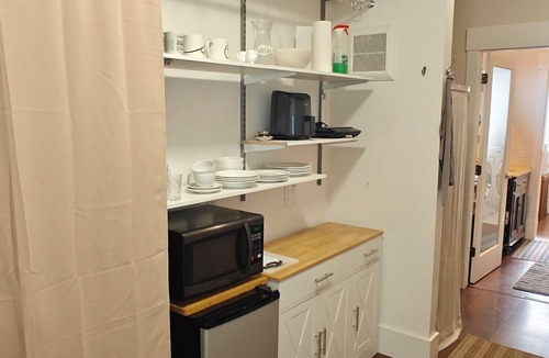 Point Roberts Apartment | Luxury Maple Beach Waterfront King apartment-Ground Floor only 50 feet to Beach.