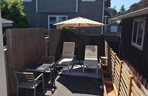 Point Roberts Apartment | Luxury Maple Beach Waterfront King apartment-Ground Floor only 50 feet to Beach.