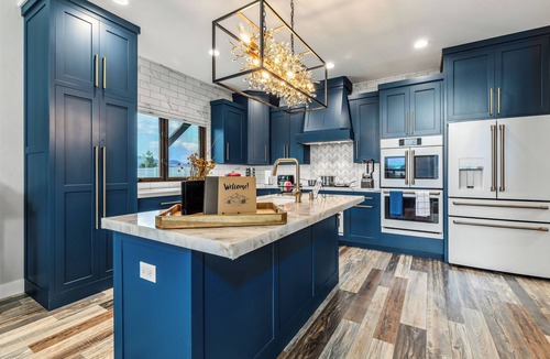 St. Ignatius House | Luxury Mission Valley Retreat Mountain Views Firepit Game Room Hot Tub Sleeps 16