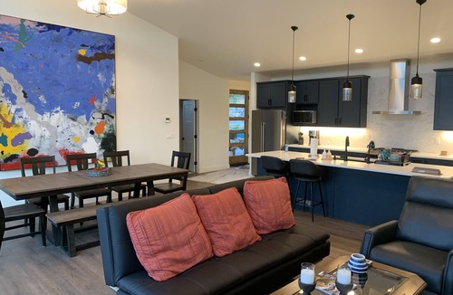 Rexford Villa | Luxury modern villa near Marina on Lake Koocanusa