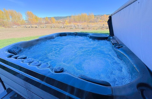 Victor House | Luxury Mountain Family Home w/Hot Tub