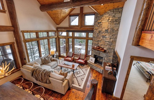 Spanish Peaks House | Luxury mountain house steps from the ski hill