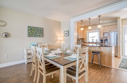 Newport Condo | Luxury Oceanfront Condo with Two Primary Suites Near Newport’s Nye Beach