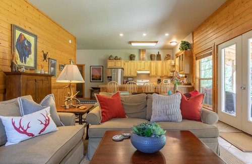 Irwin House | Luxury on 300 ft of Snake River, Southfork,Hot Tub,Fly Fishing Near Jackson Hole