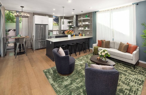 Atlantic House | Luxury Retreat with Rooftop Views, Prime Location, Grill, Outdoor Games, TV