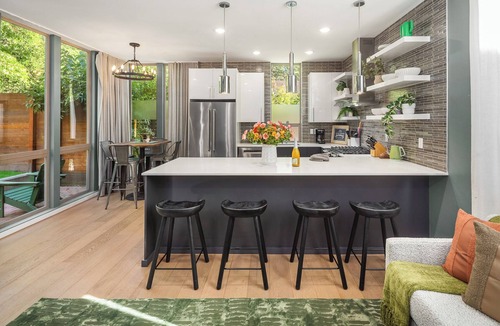 Atlantic House | Luxury Retreat with Rooftop Views, Prime Location, Grill, Outdoor Games, TV