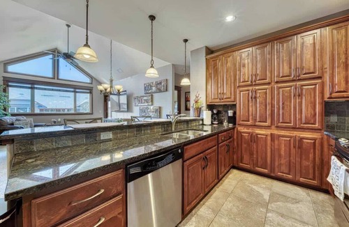Coeur d'Alene Apartment | Luxury Riverstone Condo with Patio and Rooftop BBQ