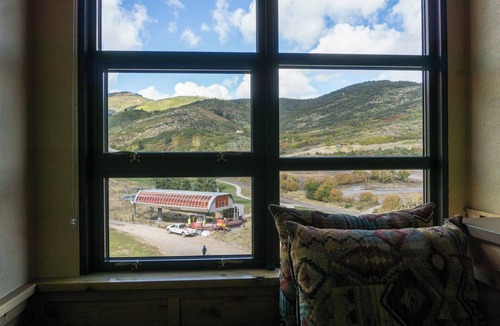Park City Condo | Luxury suite in the heart of Canyons Village by RedAwning - Save 20% on 7+ Nights!