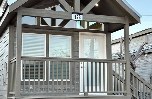 Page House | Luxury Tiny Homes - Deluxe King Room