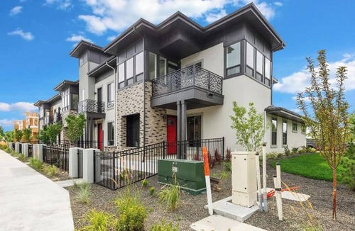 Eagle House | Luxury Townhome in Downtown Eagle