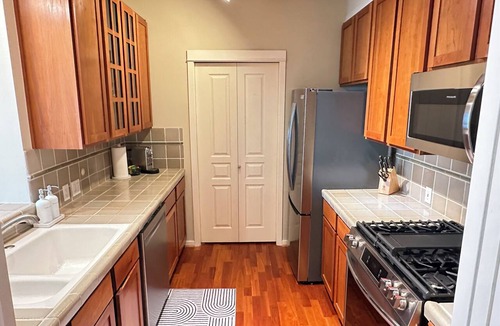 Downtown Seattle Condo | Luxury Waterfront Condo - Steps to Pike Place, Top Floor, Views, AC & EV Parking