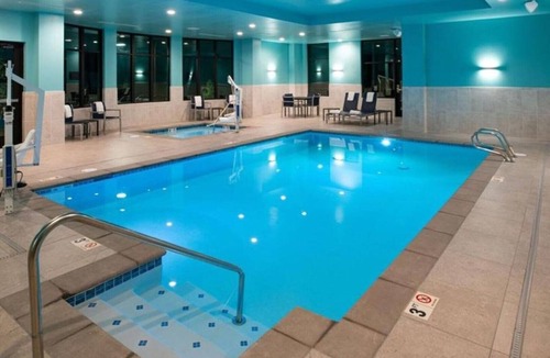 Lynnwood House | Lynnwood hotel close to downtown Seattle