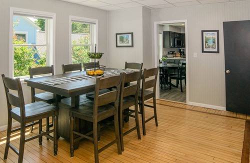 Frankfort House | M22 Rentals Premier Home - 3 blocks to Lake Michigan!nn2025 Calendar is OPEN!