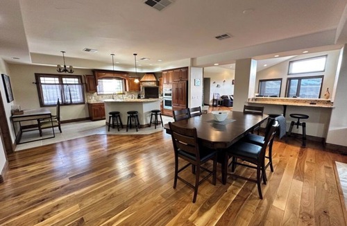 Big Sky House | Madison Bend River House -TOP FLOOR-