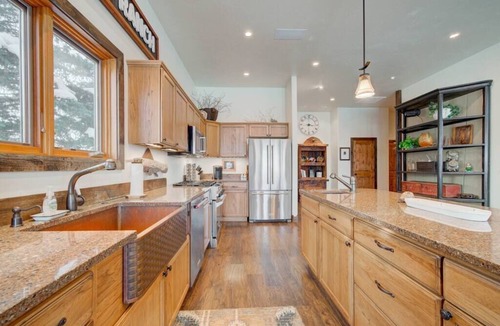 Ennis House | Madison River House - Ennis, MT