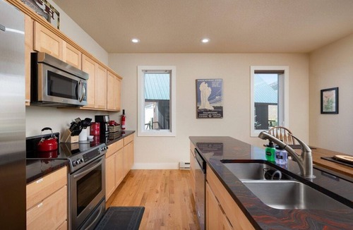 Cameron House | Madison River Retreat with Direct fishing access