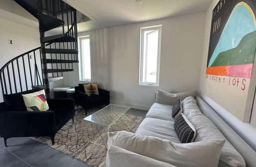 Shining Mountains House | Madison Valley Vista Designer Suite
