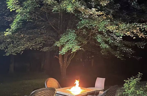 Gold Bar House | Mae’s Stay in Sky Valley Private Community