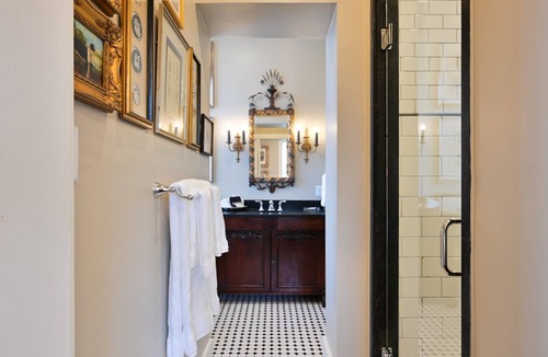 Natchez House | Magnolia Hall: Britton | 1/1, Private Ensuite Bath