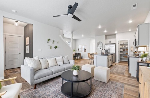 Meridian House | Magnolia Inspired, Waffle Bar, Playground, Great Location, Game Garage, Shops and Dining Nearby