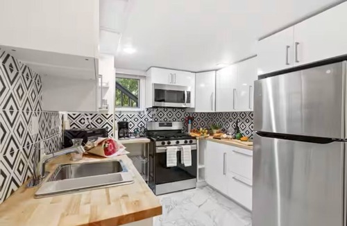 Southeast Magnolia House | Magnolia View Home ~ In The Heart Of Seattle
