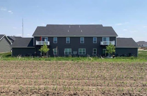Bettendorf Apartment | Main Floor charming 2 Bedroom Condo with King master suite in Bettendorf