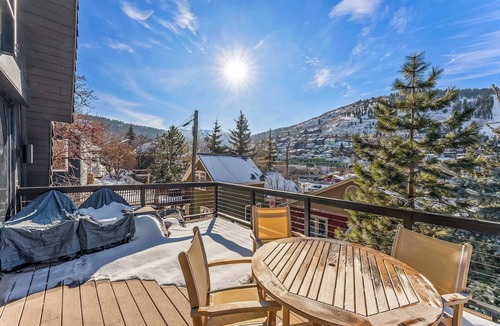 Downtown Park City Ski Chalet | Mainstreet Masterpiece | Stunning Views!