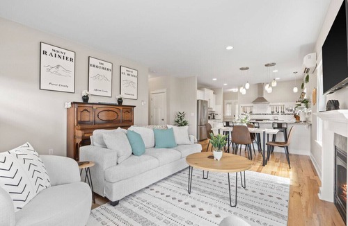 Bremerton House | Manette Cottage Oasis - Close to Downtown!