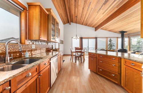 Willow Point House | Manson 3BR Lake Chelan View