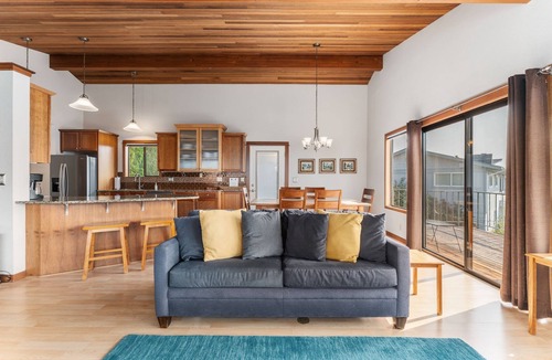 Willow Point House | Manson 3BR Lake Chelan View