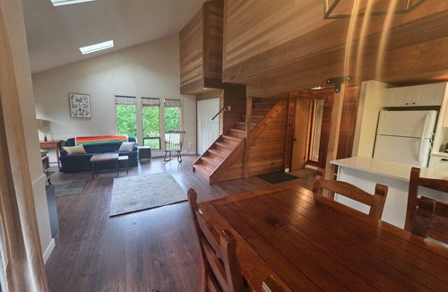 Point Roberts House | Maple Avenue Retreat - Large Patio Space and Lawn