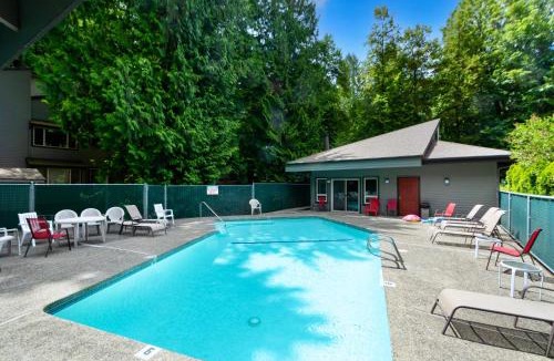 Redmond House | # Marbella Lane - Cozy Forest Cabin Min from DWNTN