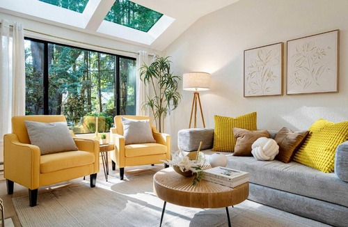 Bridle Trails House | Marbella Lane-Cozy Luxury Townhome near Microsoft