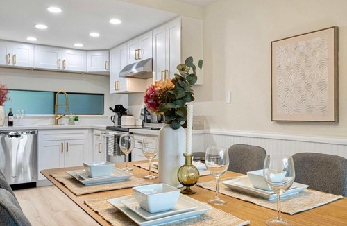 Bridle Trails House | Marbella Lane-Cozy Luxury Townhome near Microsoft