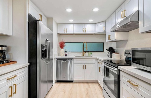 Bridle Trails House | Marbella Lane-Cozy Luxury Townhome near Microsoft