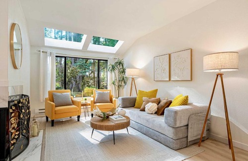 Bridle Trails House | Marbella Lane-Cozy Luxury Townhome near Microsoft