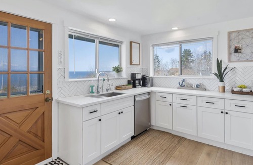 Coupeville House | @ Marbella Lane - Waterfront 2BR Whidbey Island