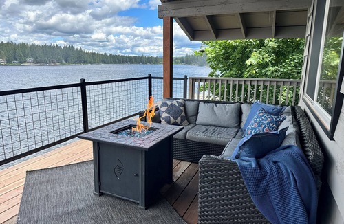 Newport House | “Margie” Sacheen Lakehouse with Private Dock and Beach