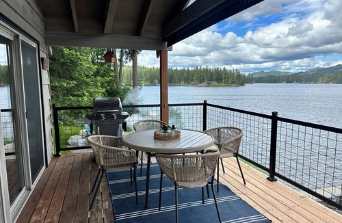 Newport House | “Margie” Sacheen Lakehouse with Private Dock and Beach