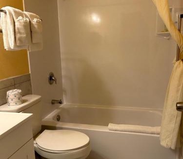 Des Moines Hotel | Marina Inn Des Moines/SeaTac