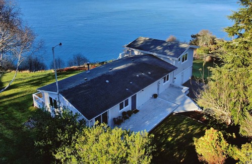 Lagoon Point House | Marine View Bluff - High Bank Waterfront